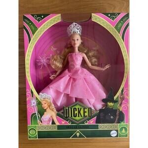 🏆 COLLECTIBLE Wicked Movie DELUXE Glinda Fashion Doll MISPRINT wicked.com